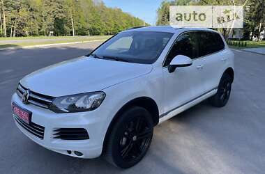 Позашляховик / Кросовер Volkswagen Touareg 2014 в Рівному