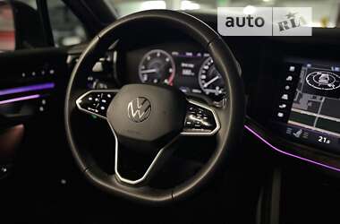 Позашляховик / Кросовер Volkswagen Touareg 2022 в Дніпрі