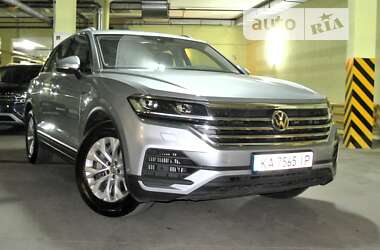 Внедорожник / Кроссовер Volkswagen Touareg 2019 в Киеве