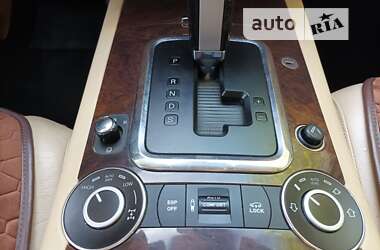 Внедорожник / Кроссовер Volkswagen Touareg 2005 в 