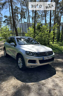 Внедорожник / Кроссовер Volkswagen Touareg 2011 в Киеве