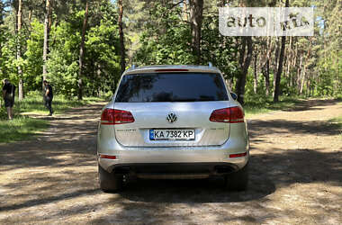 Внедорожник / Кроссовер Volkswagen Touareg 2011 в Киеве