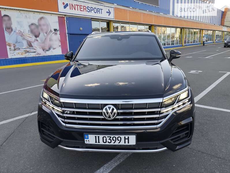 Позашляховик / Кросовер Volkswagen Touareg 2019 в Києві