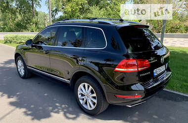 Внедорожник / Кроссовер Volkswagen Touareg 2012 в Днепре