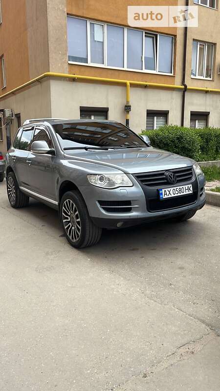 Позашляховик / Кросовер Volkswagen Touareg 2008 в Харкові