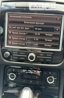 Внедорожник / Кроссовер Volkswagen Touareg 2013 в Львове