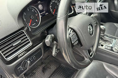 Внедорожник / Кроссовер Volkswagen Touareg 2013 в Львове