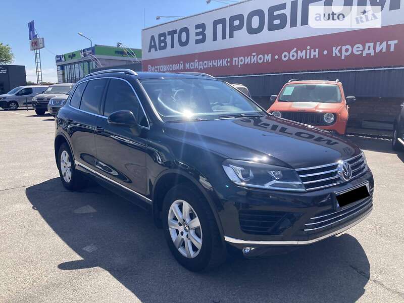 Позашляховик / Кросовер Volkswagen Touareg 2017 в Запоріжжі