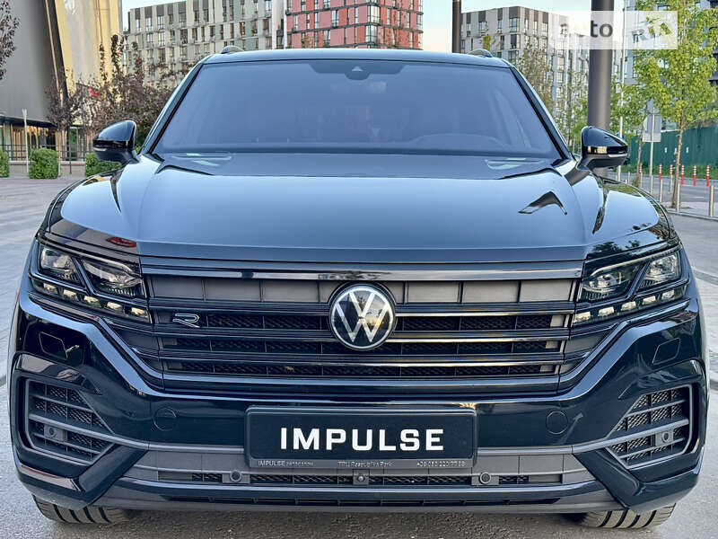 Позашляховик / Кросовер Volkswagen Touareg 2022 в Києві