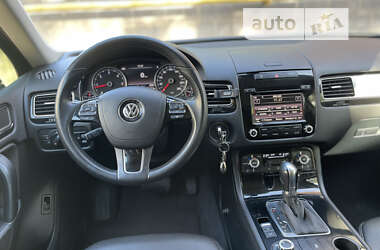 Внедорожник / Кроссовер Volkswagen Touareg 2012 в Ровно