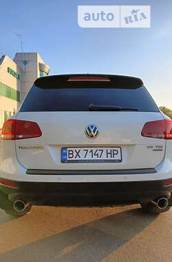 Внедорожник / Кроссовер Volkswagen Touareg 2012 в Новгород-Северском