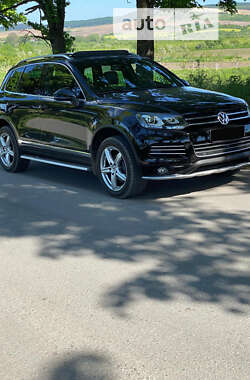 Внедорожник / Кроссовер Volkswagen Touareg 2012 в Львове