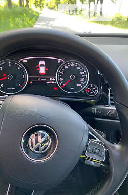 Позашляховик / Кросовер Volkswagen Touareg 2012 в Львові