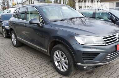 Позашляховик / Кросовер Volkswagen Touareg 2015 в Житомирі