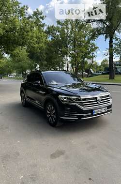 Внедорожник / Кроссовер Volkswagen Touareg 2018 в Киеве