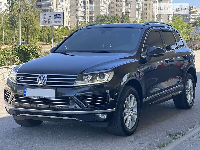 Внедорожник / Кроссовер Volkswagen Touareg 2017 в Запорожье