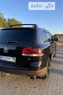 Позашляховик / Кросовер Volkswagen Touareg 2006 в Львові