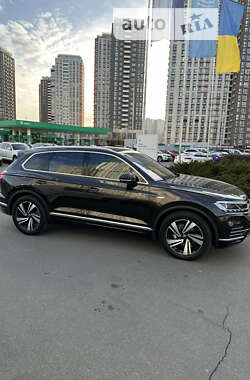 Внедорожник / Кроссовер Volkswagen Touareg 2023 в Киеве