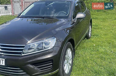 Внедорожник / Кроссовер Volkswagen Touareg 2015 в Полонном