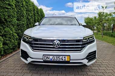 Внедорожник / Кроссовер Volkswagen Touareg 2019 в Черновцах