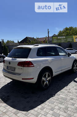 Позашляховик / Кросовер Volkswagen Touareg 2011 в Кропивницькому