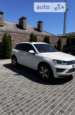 Внедорожник / Кроссовер Volkswagen Touareg 2011 в Кропивницком