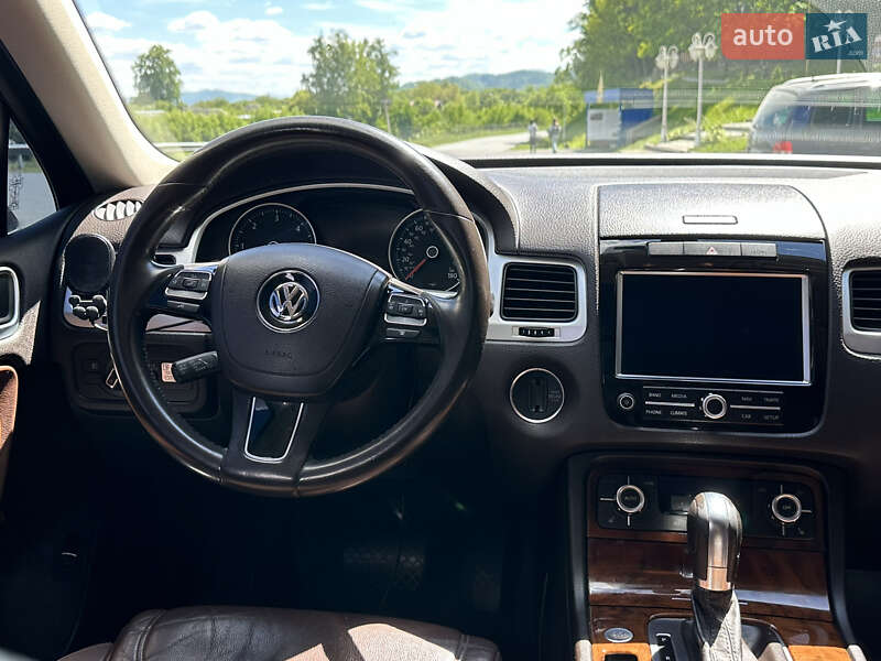 Позашляховик / Кросовер Volkswagen Touareg 2013 в Івано-Франківську