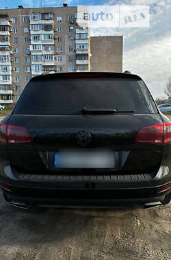 Позашляховик / Кросовер Volkswagen Touareg 2013 в Запоріжжі