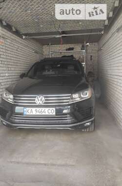 Внедорожник / Кроссовер Volkswagen Touareg 2017 в Киеве