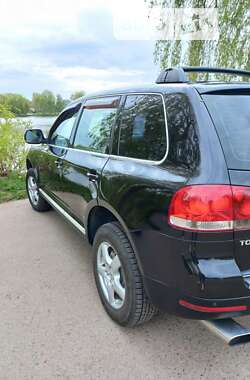 Позашляховик / Кросовер Volkswagen Touareg 2006 в Рівному