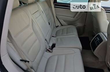 Внедорожник / Кроссовер Volkswagen Touareg 2014 в Тернополе