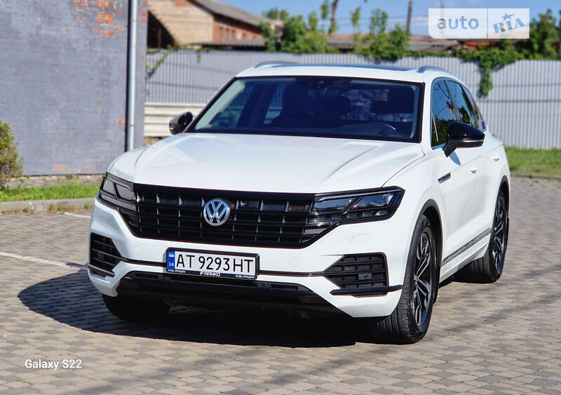Позашляховик / Кросовер Volkswagen Touareg 2018 в Івано-Франківську
