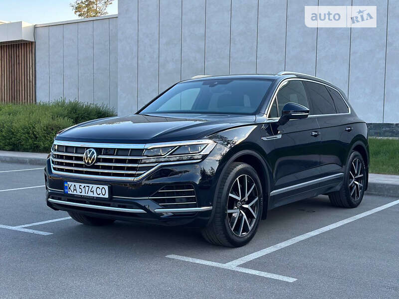 Внедорожник / Кроссовер Volkswagen Touareg 2020 в Киеве