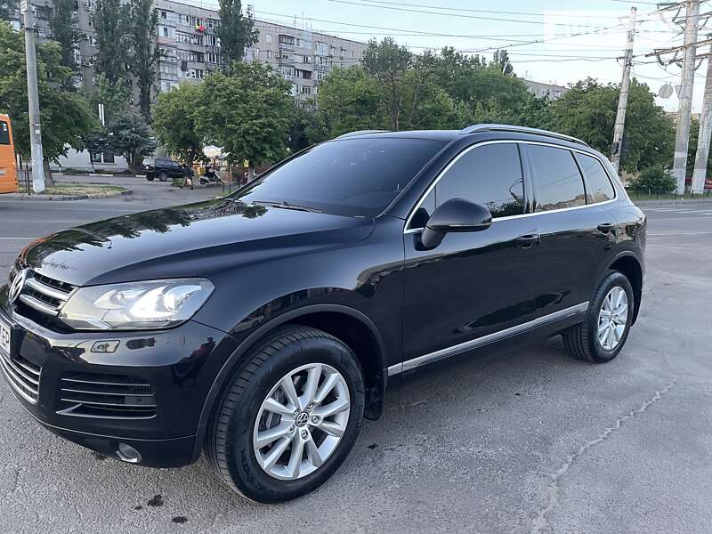 Внедорожник / Кроссовер Volkswagen Touareg 2014 в Одессе