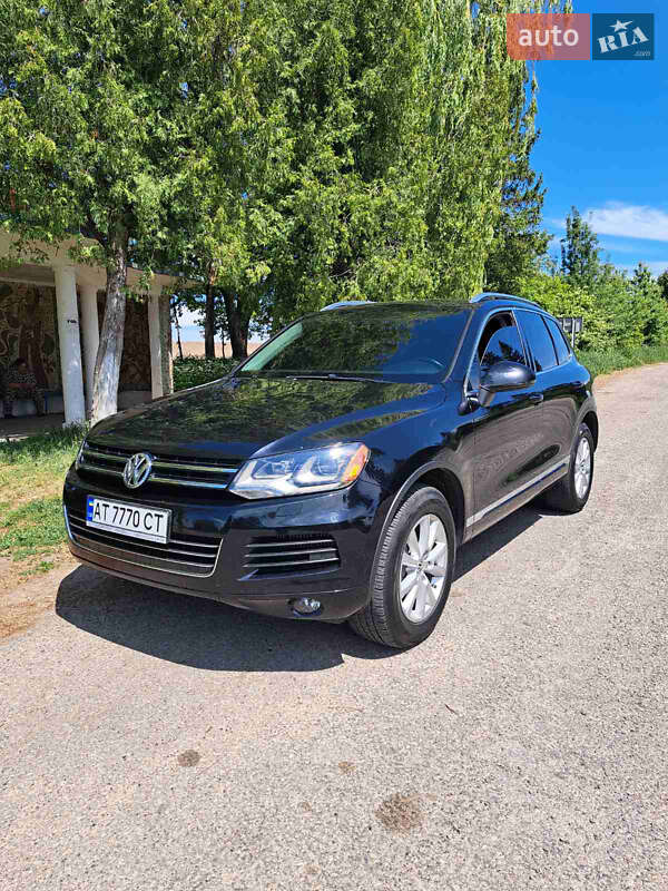 Позашляховик / Кросовер Volkswagen Touareg 2011 в Городенці