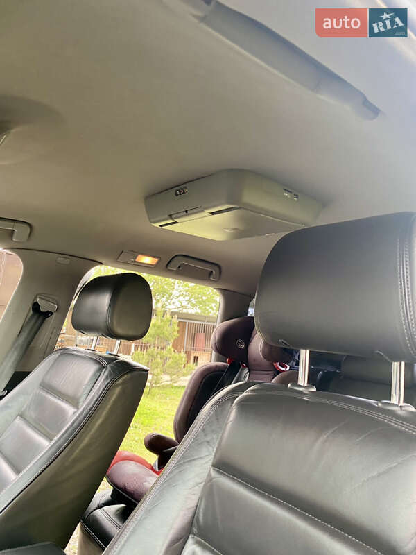 Позашляховик / Кросовер Volkswagen Touareg 2006 в Харкові