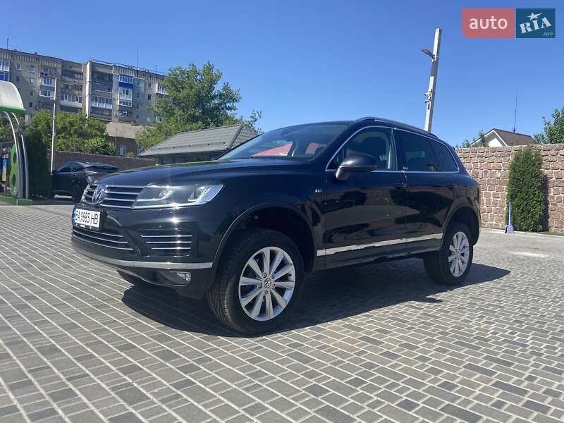 Внедорожник / Кроссовер Volkswagen Touareg 2017 в Кропивницком