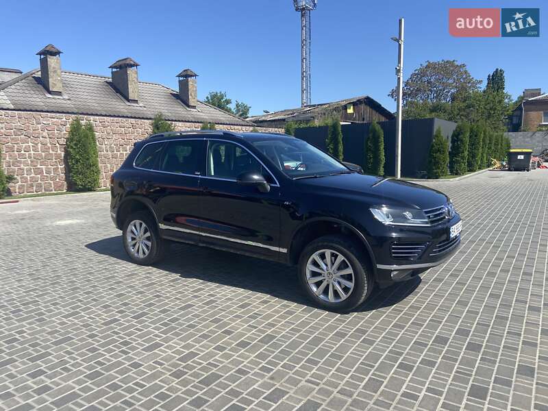Внедорожник / Кроссовер Volkswagen Touareg 2017 в Кропивницком