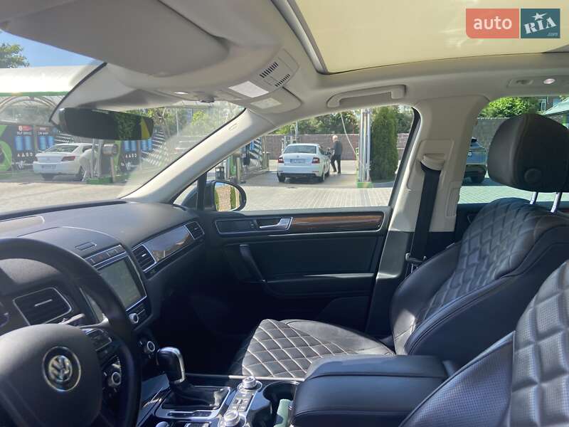 Внедорожник / Кроссовер Volkswagen Touareg 2017 в Кропивницком