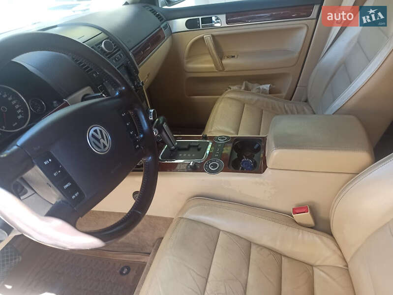 Позашляховик / Кросовер Volkswagen Touareg 2006 в Одесі