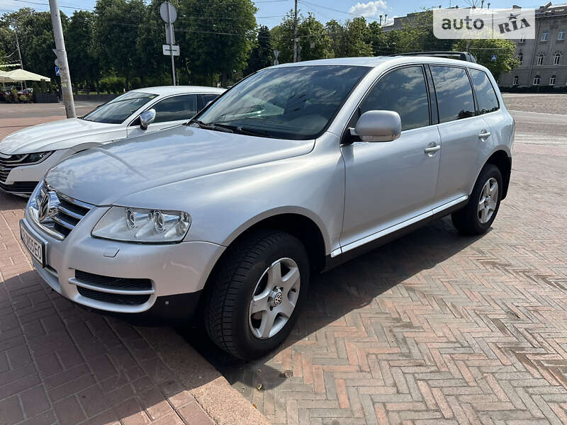 Внедорожник / Кроссовер Volkswagen Touareg 2005 в Чернигове