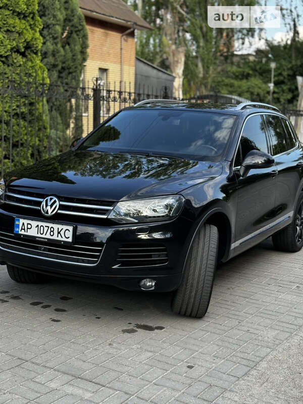 Внедорожник / Кроссовер Volkswagen Touareg 2010 в Запорожье