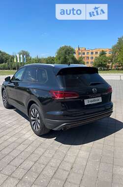 Позашляховик / Кросовер Volkswagen Touareg 2021 в Дніпрі