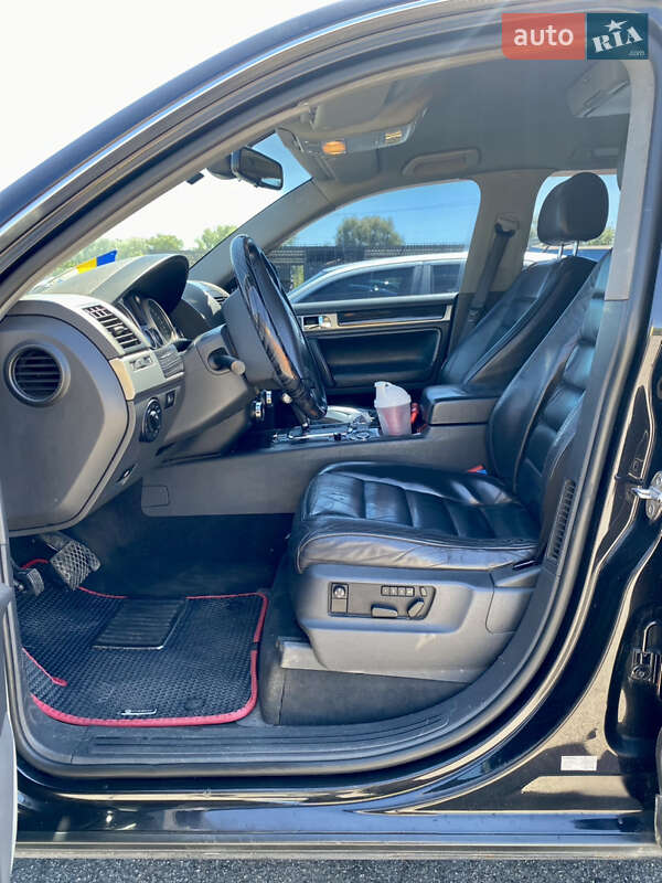 Позашляховик / Кросовер Volkswagen Touareg 2006 в Харкові