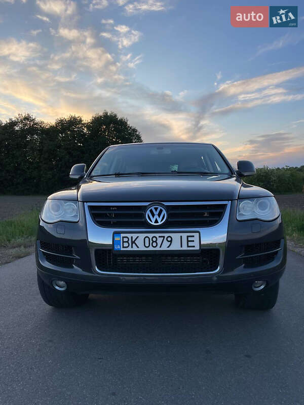 Позашляховик / Кросовер Volkswagen Touareg 2008 в Прилуках