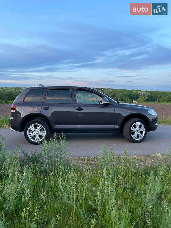 Позашляховик / Кросовер Volkswagen Touareg 2008 в Прилуках