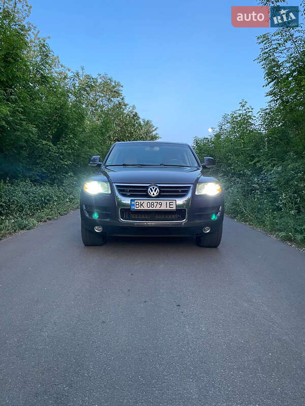 Позашляховик / Кросовер Volkswagen Touareg 2008 в Прилуках