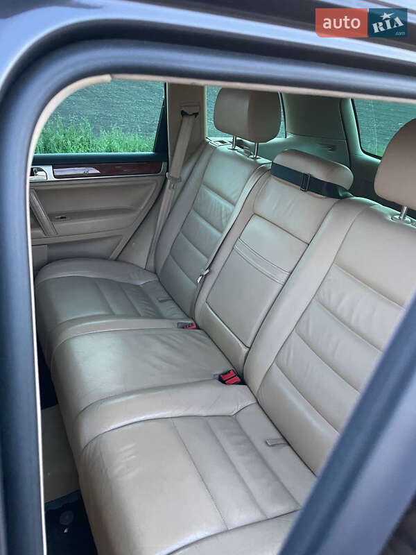 Позашляховик / Кросовер Volkswagen Touareg 2008 в Прилуках