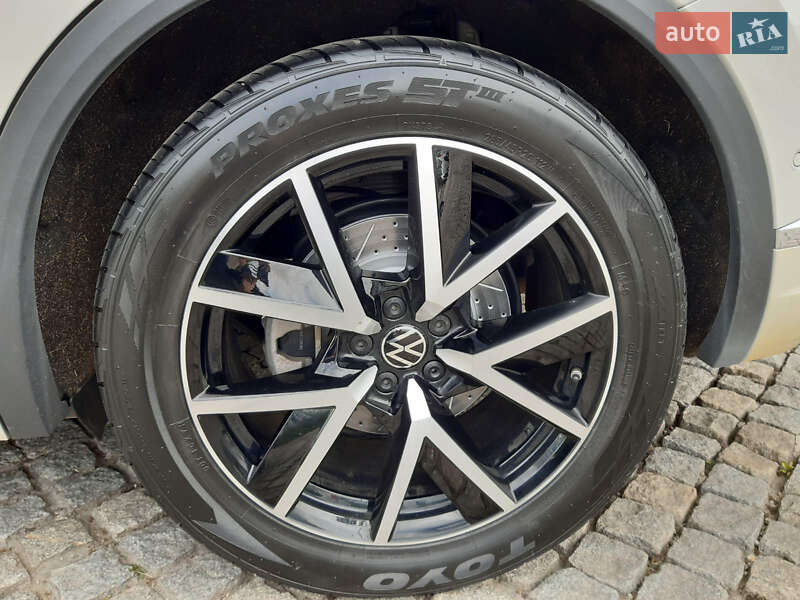Внедорожник / Кроссовер Volkswagen Touareg 2022 в Днепре