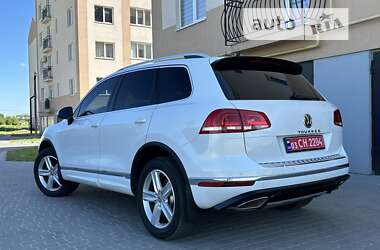 Позашляховик / Кросовер Volkswagen Touareg 2016 в Львові